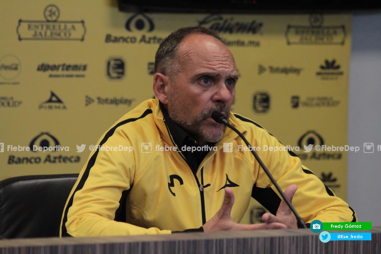 Presentan a Javier Torrente como estratega de Monarcas