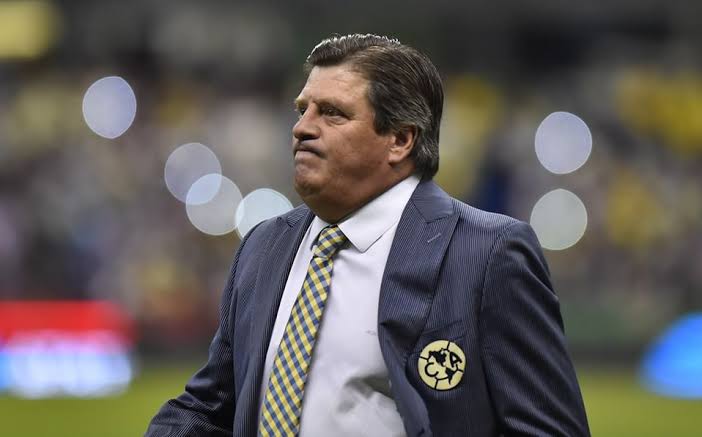Miguel Herrera explota contra el árbitro lanzando  palabra homofóbica
