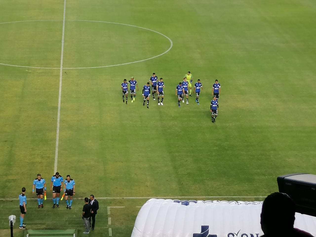 Gallos cierra con triunfo en casa