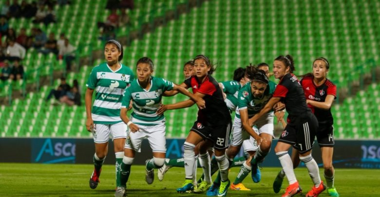 Atlas vs Santos: dos peleas adversas