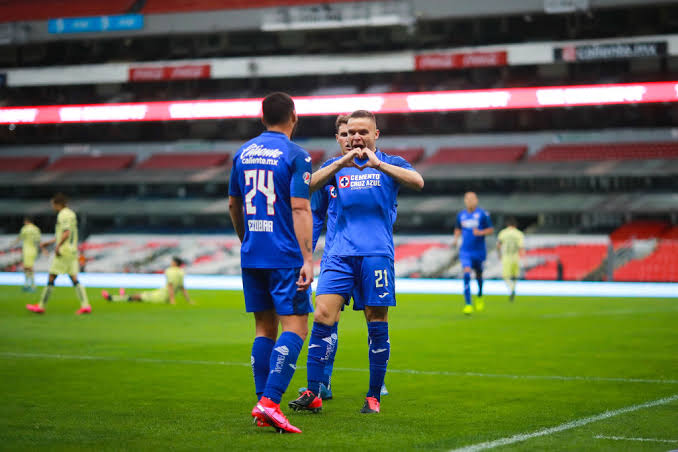 Cruz Azul se lleva bien el clásico joven