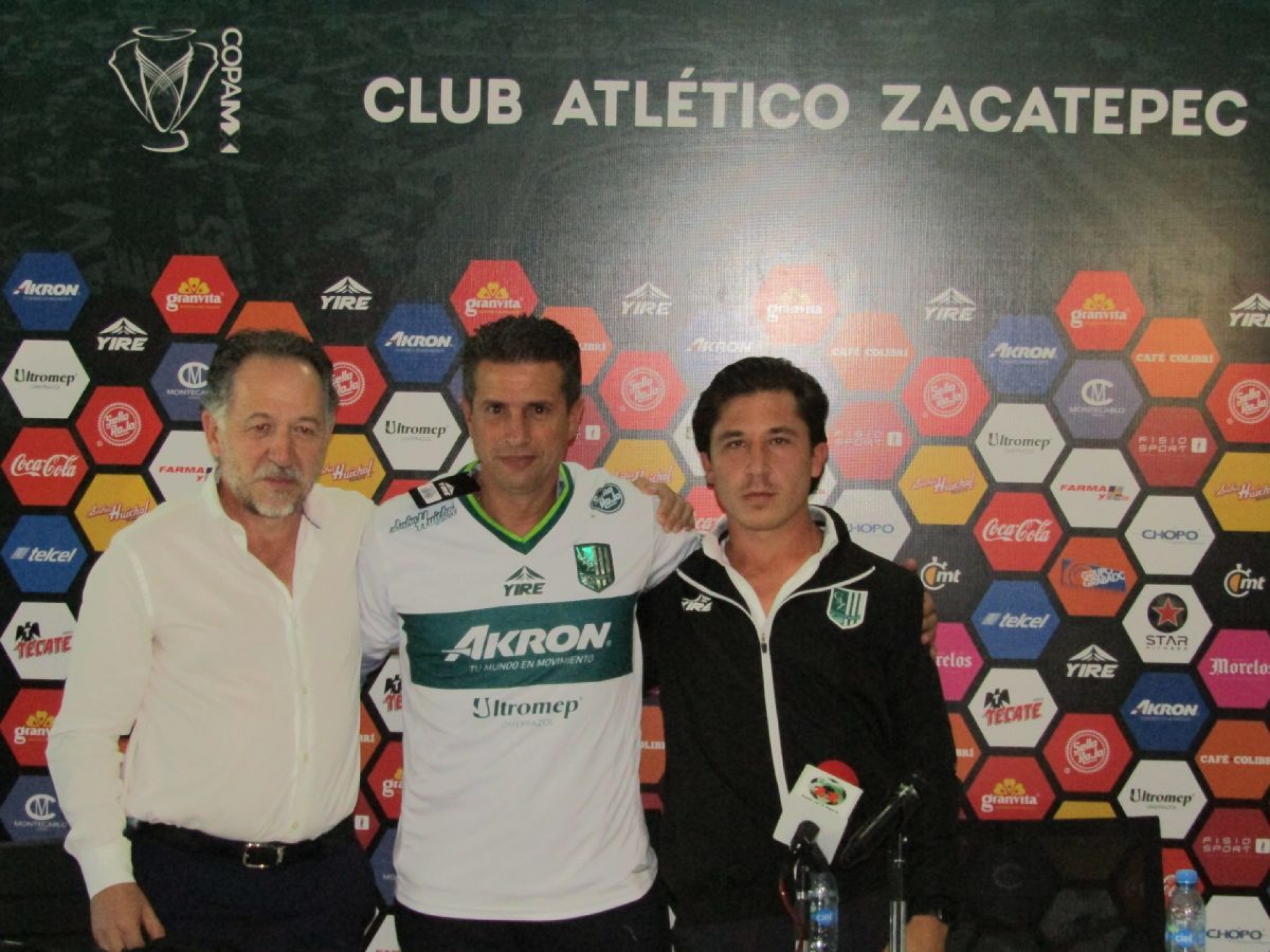 Víctor Arana busca callar polémica con resultados