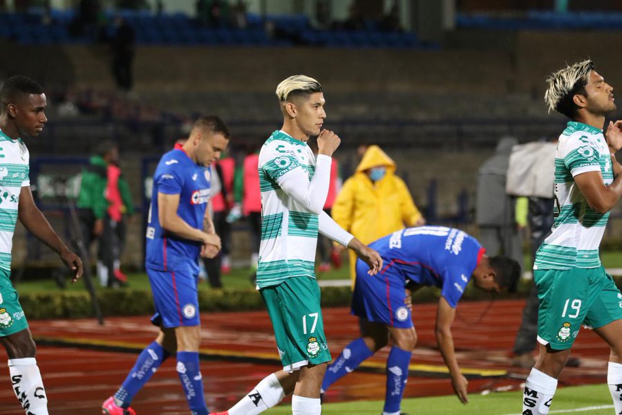 Cruz Azul sacó la victoria ante Santos Laguna