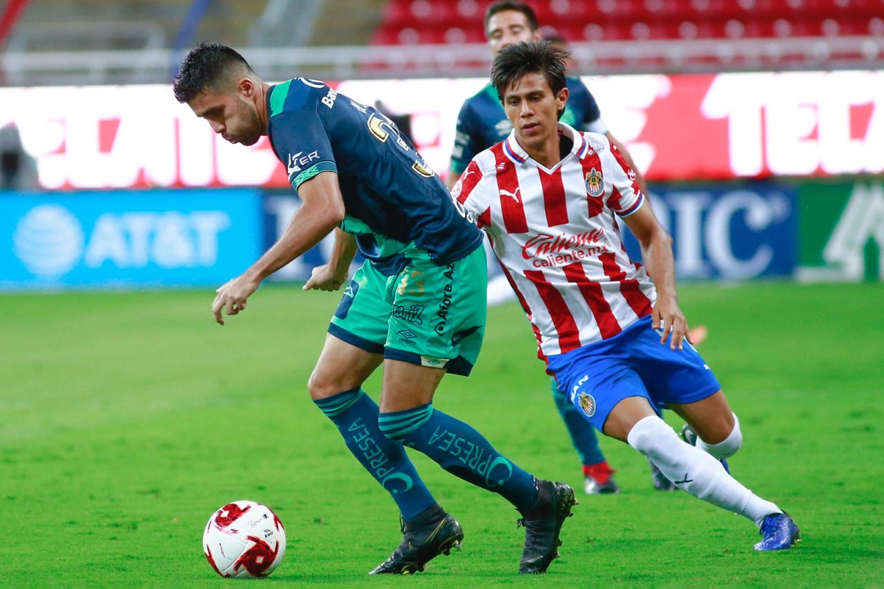 Puebla se impone a Chivas