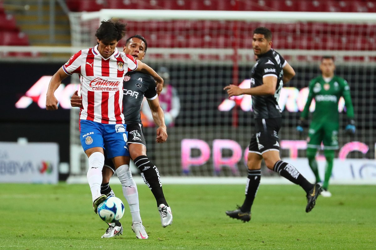 Chivas rescate un punto