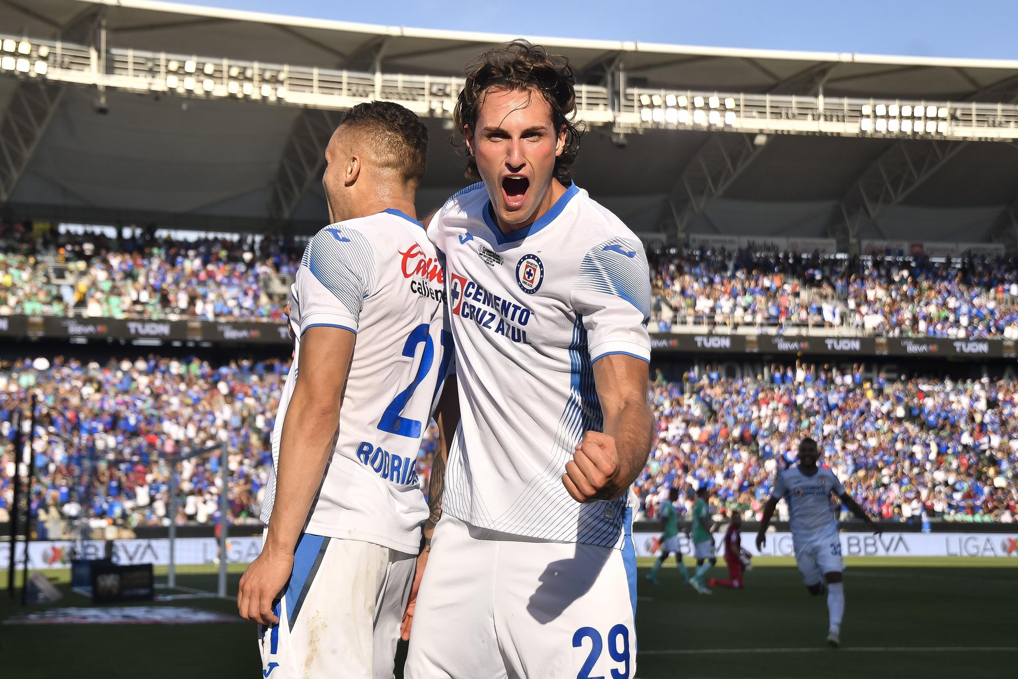 Cruz Azul le pega al León y se corona Campeón de Campeones