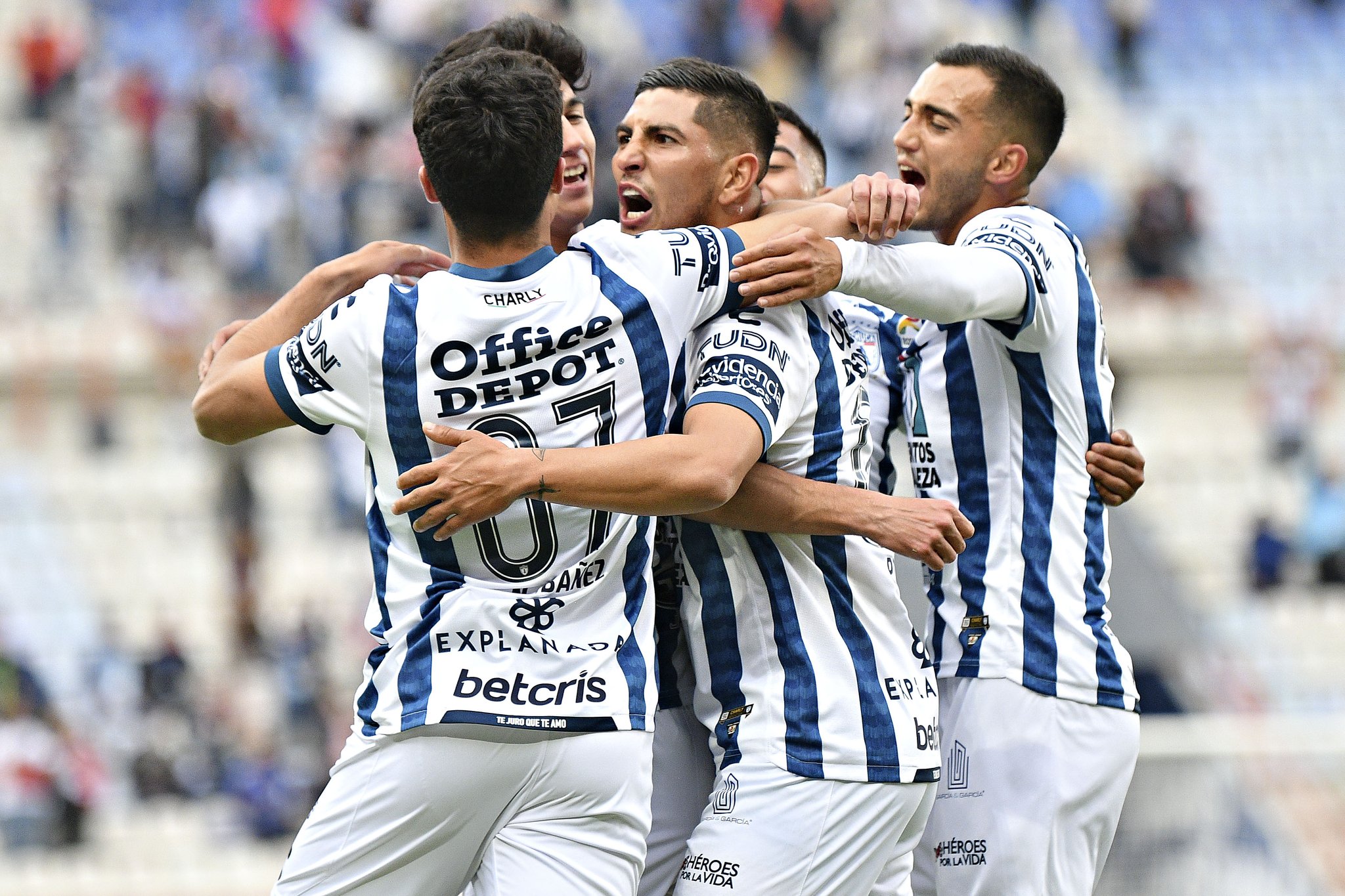 Chivas tropieza ante Pachuca