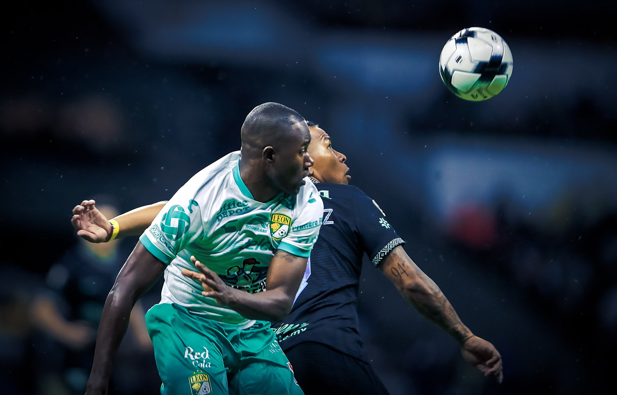 América le pega a León por 2 a 0